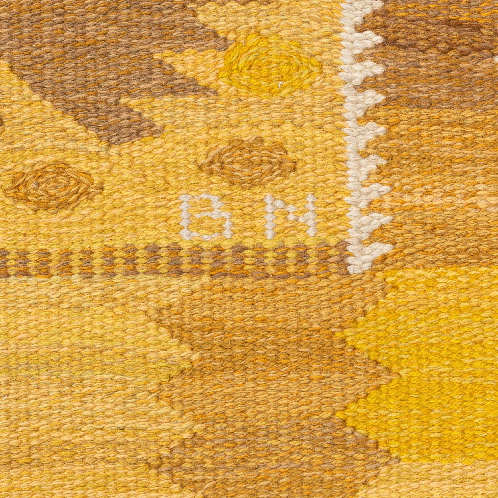 Barbro Nilsson, matta, "Nejlikan gul", gobelängteknik, ca 334,5 x 279 cm, signerad AB MMF BN.