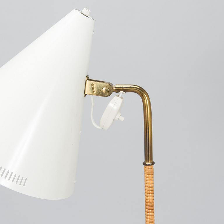 Paavo Tynell, golvlampa, modell K10-10, Idman, 1900-talets mitt.