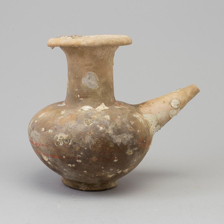 A Chinese kendi, Song/Yuan dynasty.