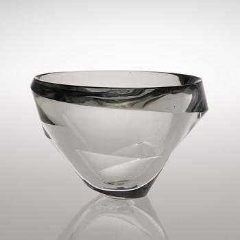 A "Kierre" ("whirl") bowl, model 3276/3876, signed Tapio Wirkkala, Iittala. Mid 1950s.