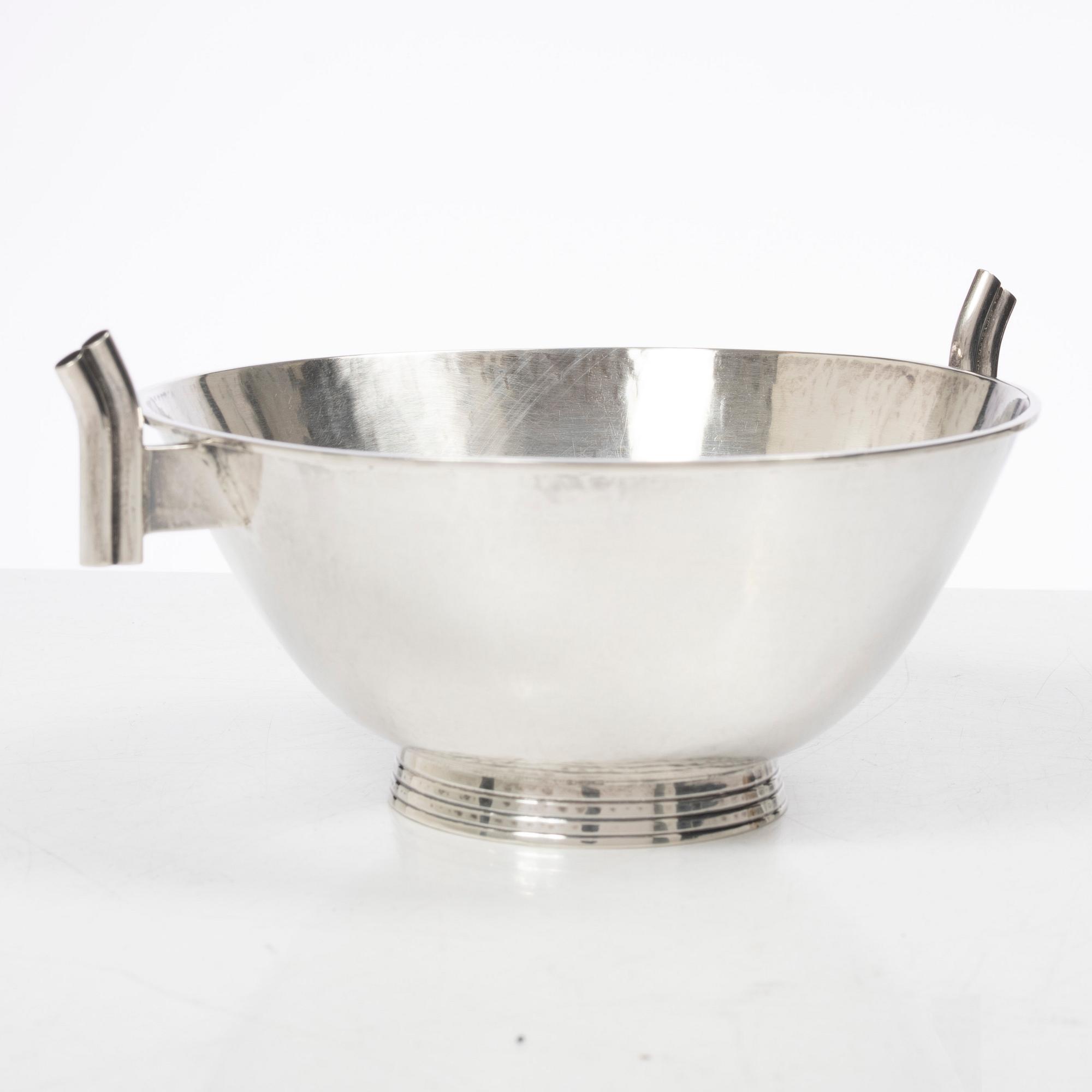 Tore Kullander, a silver bowl with handles, Borås, 1939.