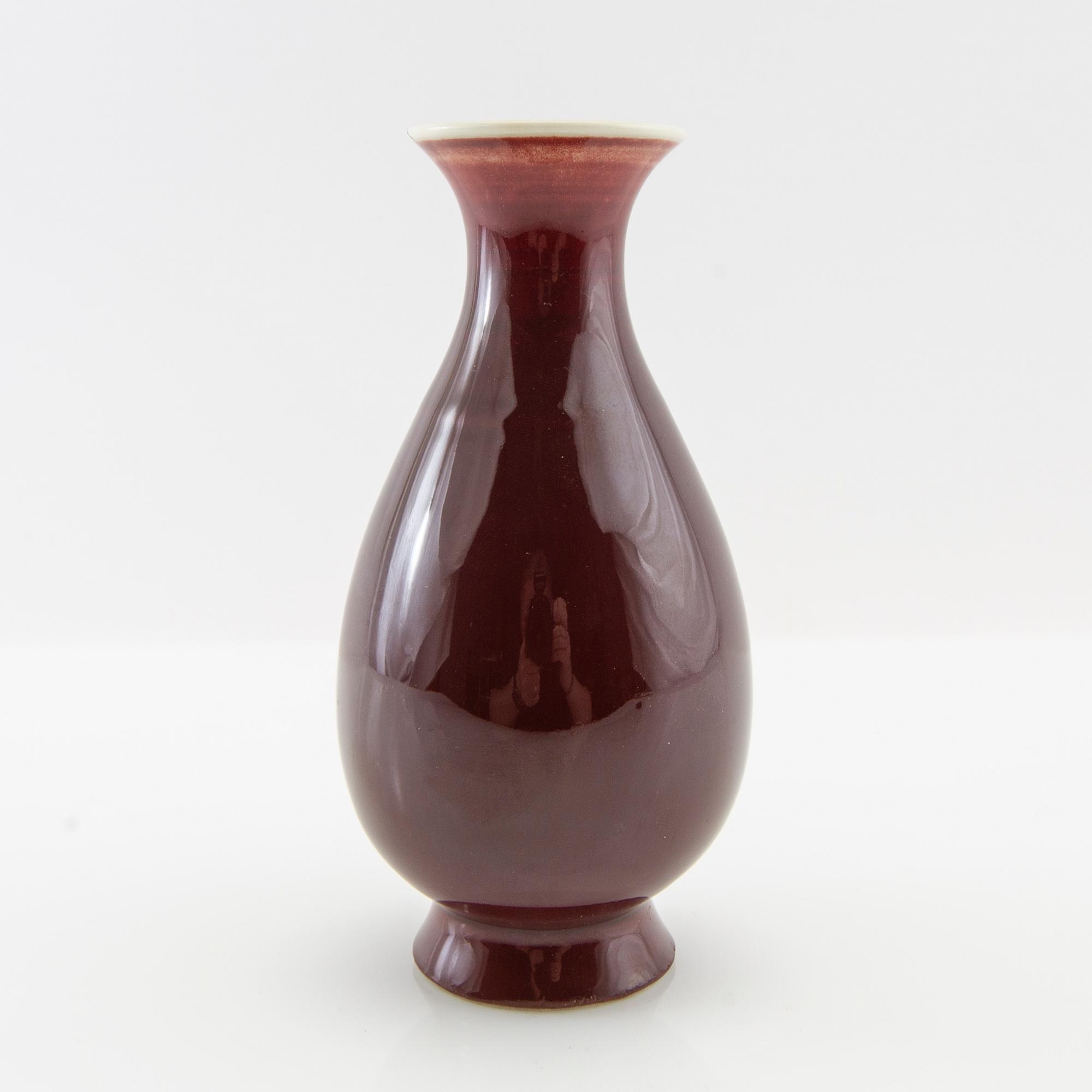 Vase China 19th/20th century porcelain.