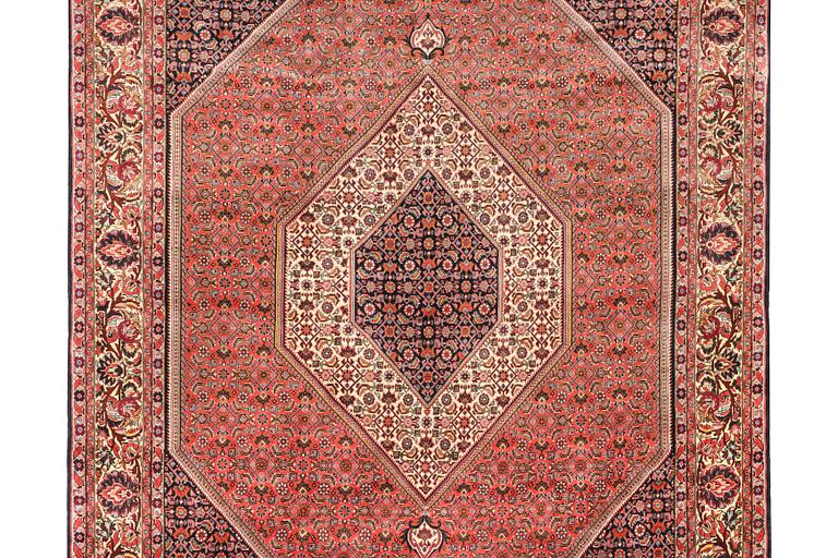 A Bidjar Tekab carpet, c. 300 x 203 cm.