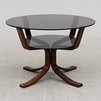 Three easy chairs and table, 1960-/70´s.