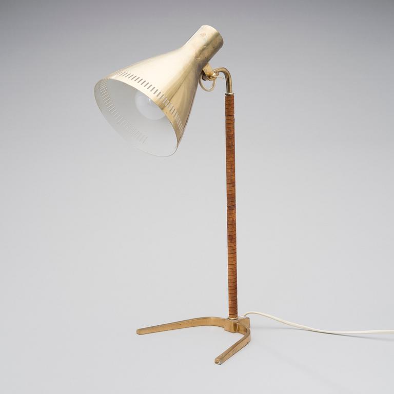 PAAVO TYNELL, TABLE LAMP, 9224. Manufactured by Idman Oy. 1950s.