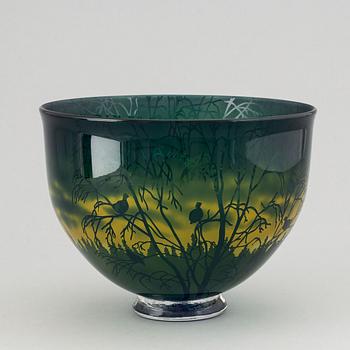 Jette Jörgensen, a cameo glass bowl, Sjöhyttan, Sweden 1987.