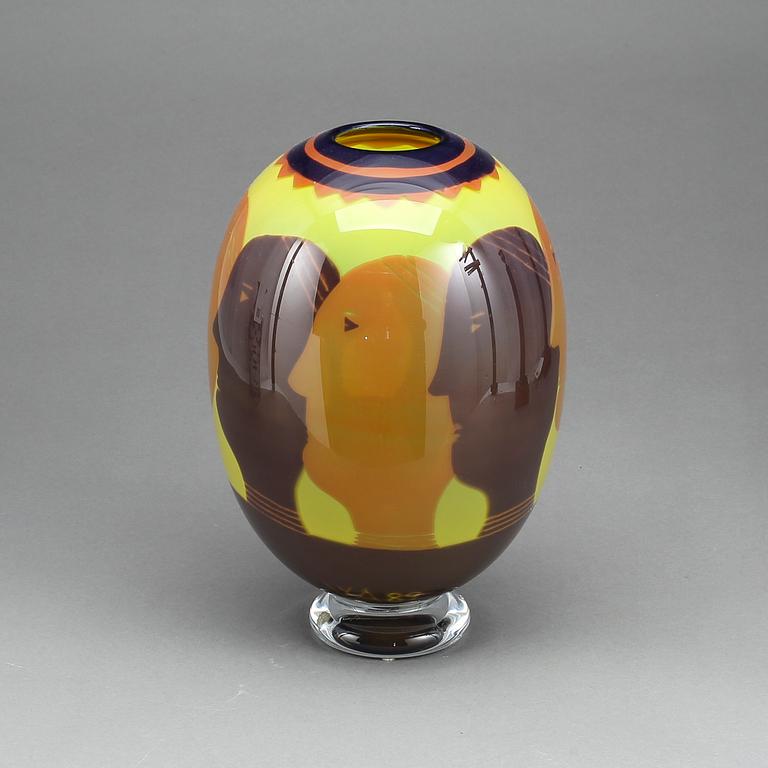 VAS, glas, Wilke Adolfsson, signerad och daterad -89.