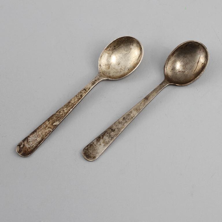 KAFFESKEDAR, 2 st, silver, Wiwen Nilsson, Lund, 1956 respektive 1960. Vikt  23 g.