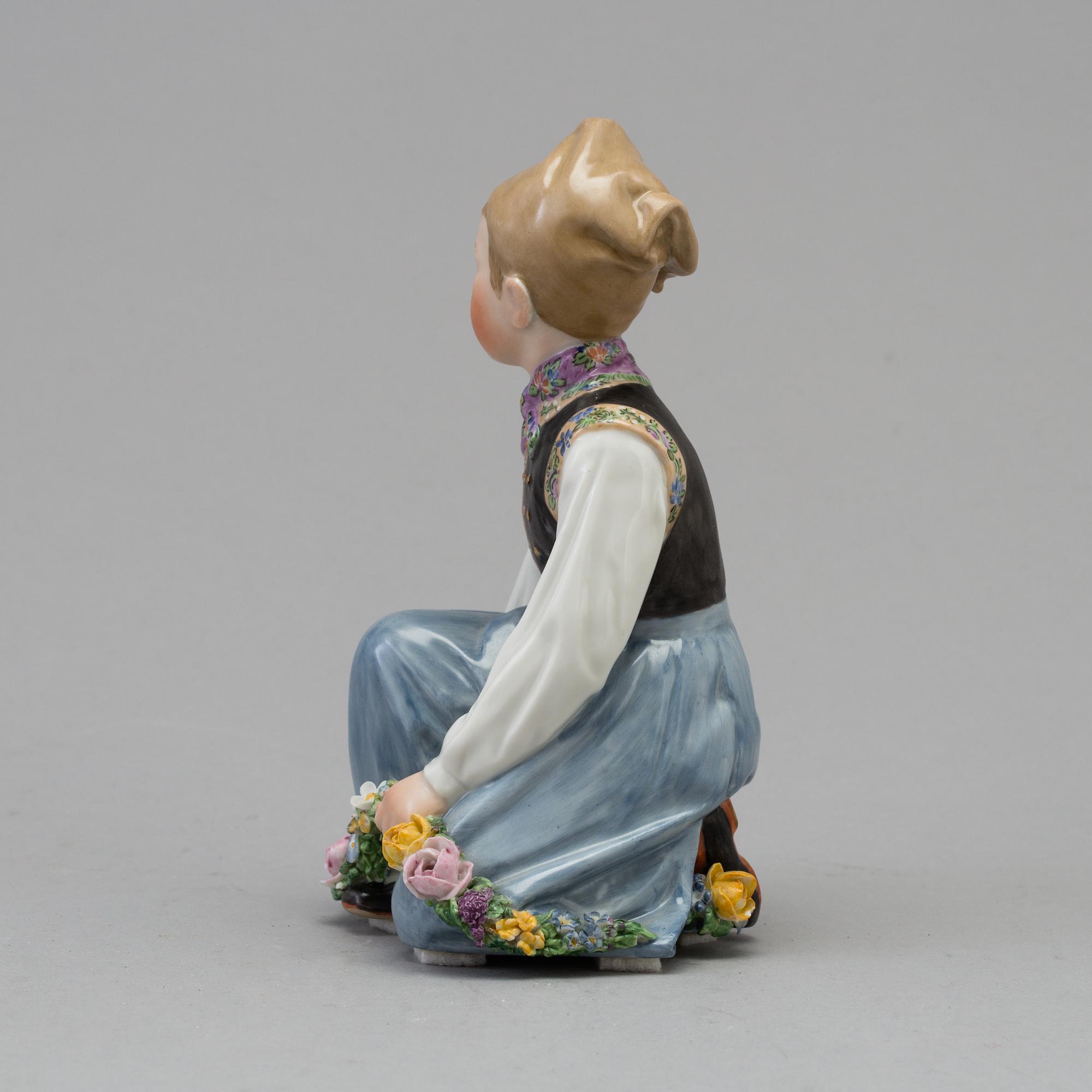FIGURIN, porslin. "Amager", Royal Copenhagen, Danmark, 1950-tal.