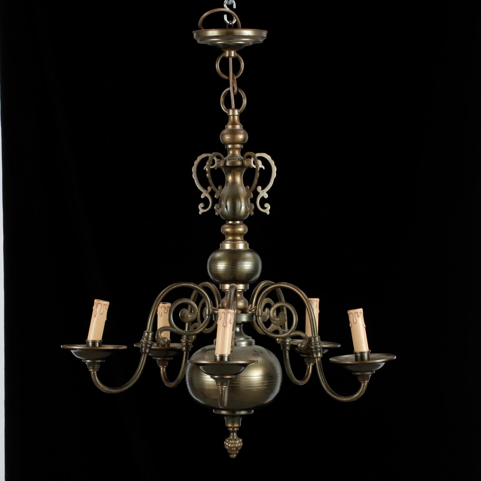 MALMKRONA, barockstil, 1900-talets första hälft.