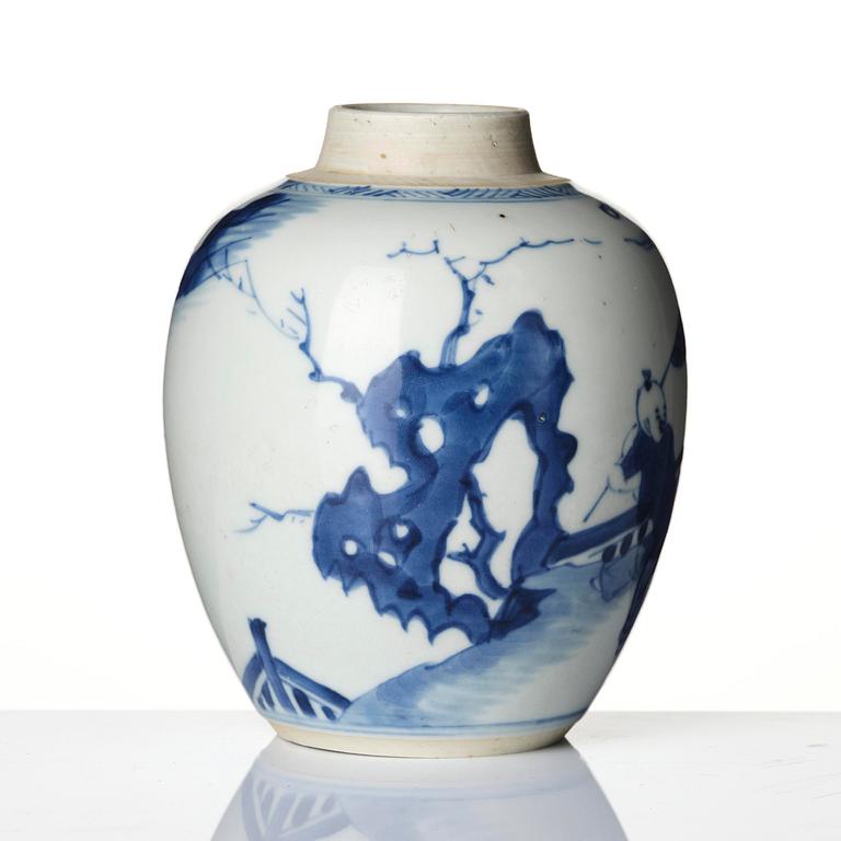 A blue and white 'boys at play' tea caddy, Qing dynasty, Kangxi (1662-1722).