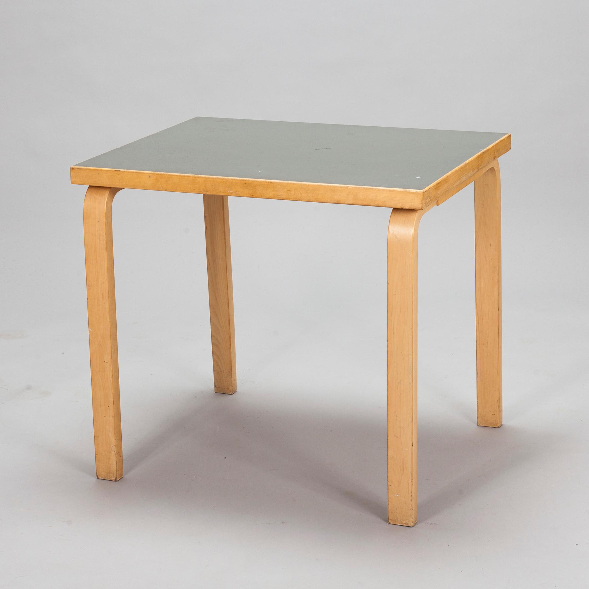 Alvar Aalto, A mid-20th century table for O.Y. Huonekalu- ja Rakennustyötehdas A.B.