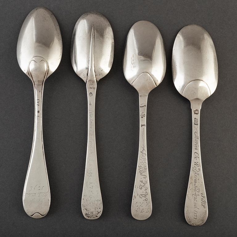 4 silver spoons, among others Magnus Frölin Eksjö (1752-60).