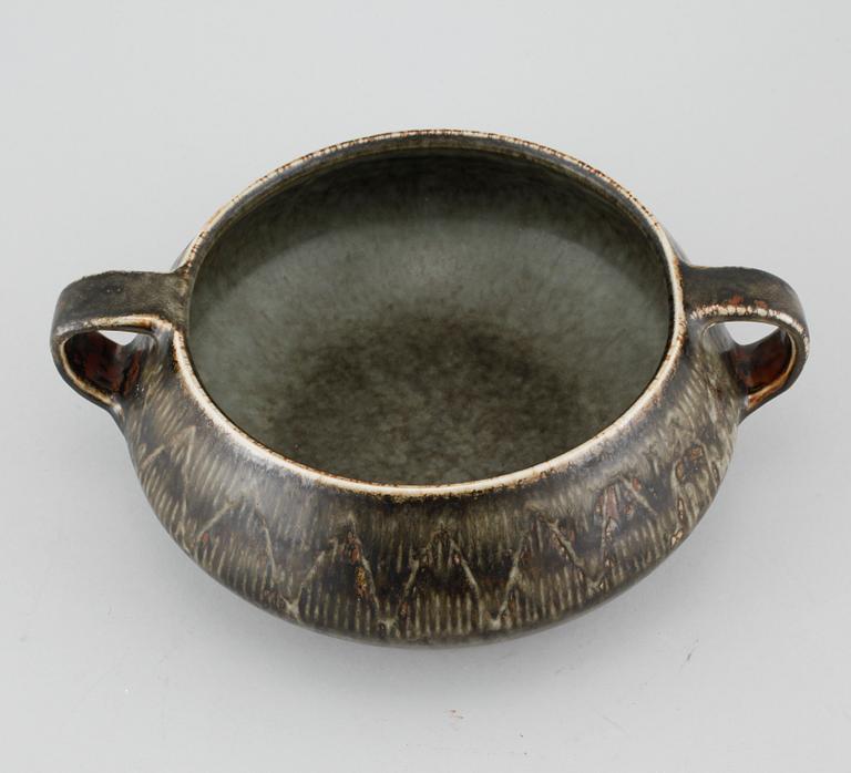 Unique stoneware bowl with handles by CARL-HARRY STÅLHANE, Rörstrand, signed and dated -61.
