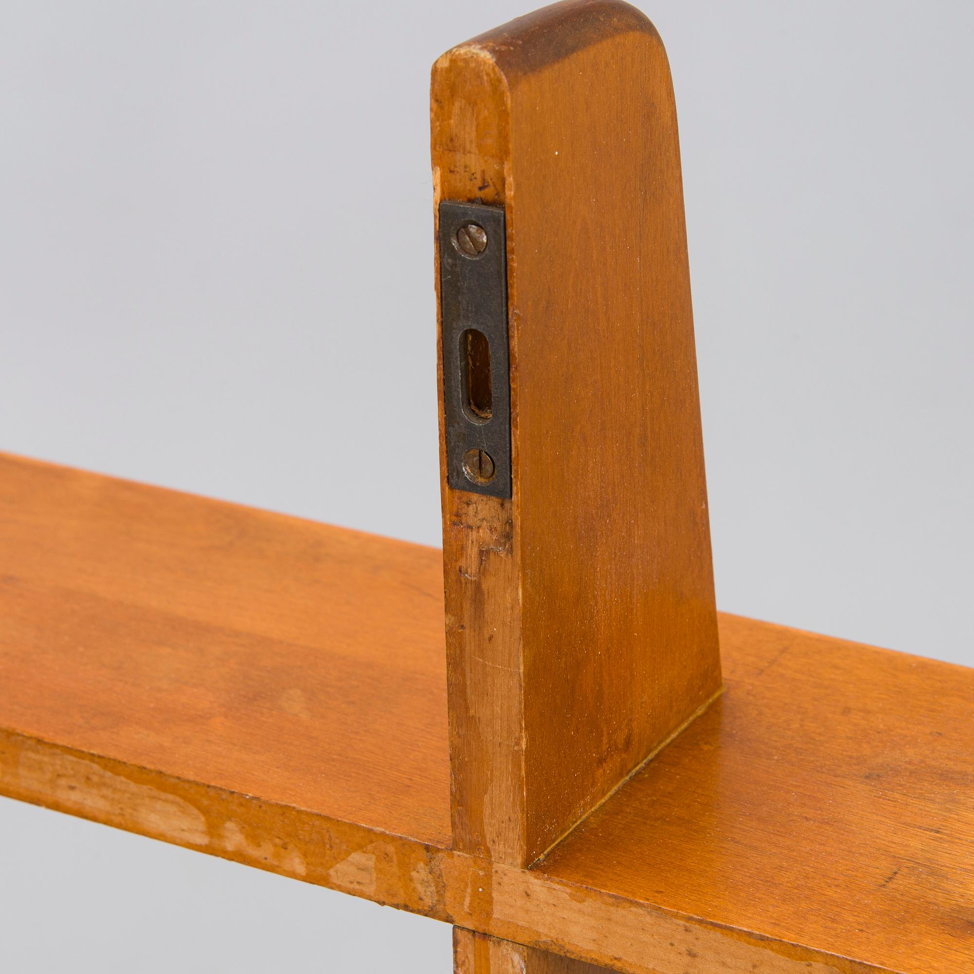 Ilmari Lappalainen, vägghylla /bokhylla "Leo", Asko 1900-talets mitt.