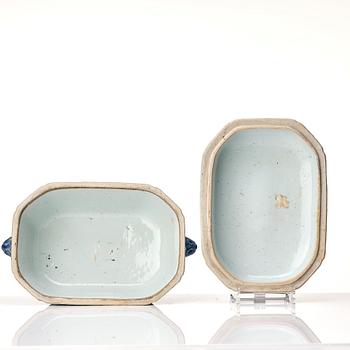 Terrin med lock, kompaniporslin. Qing dynastin, Qianlong (1736-95).