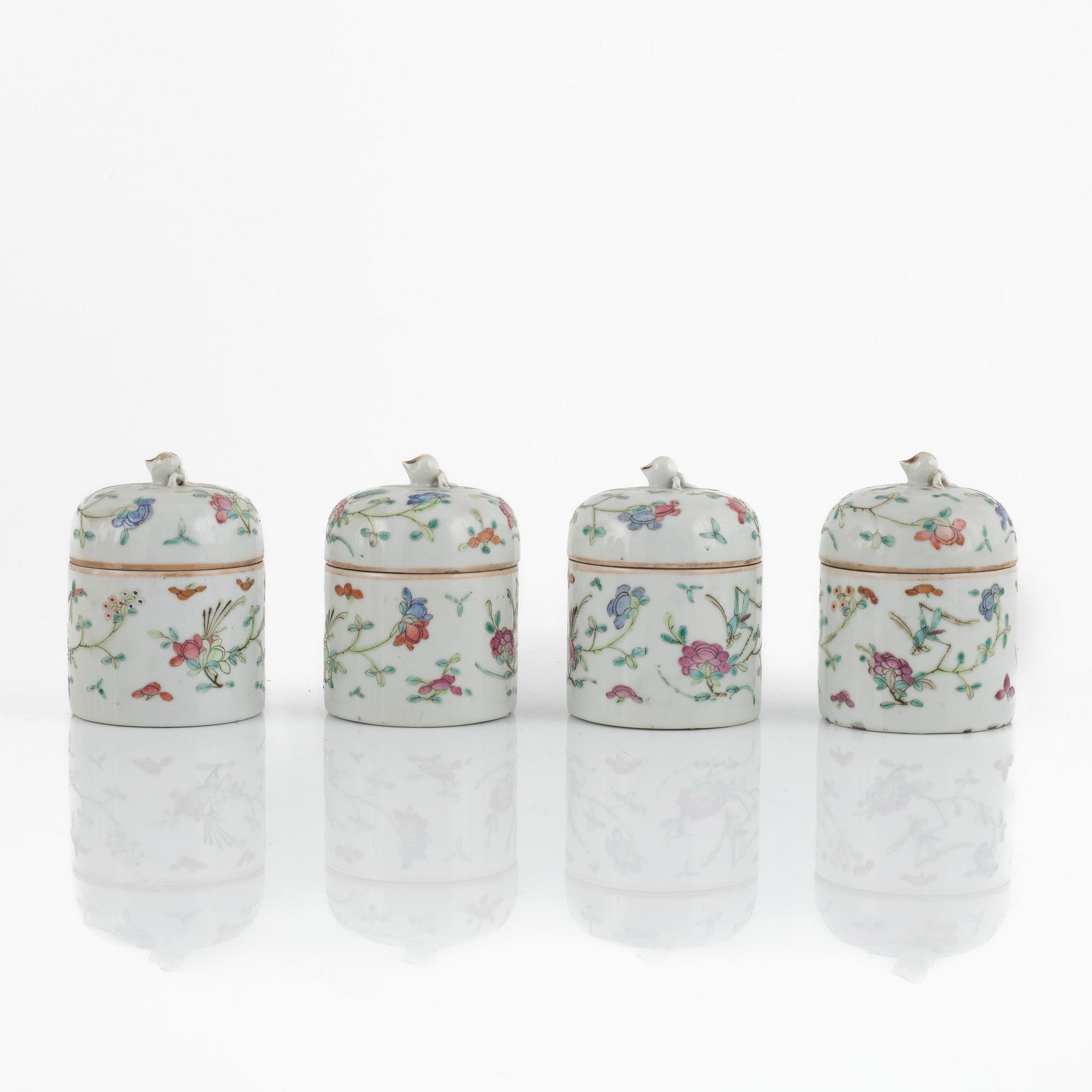 Burkar med lock, 4 st, porslin, Kina, sent 1800-tal.