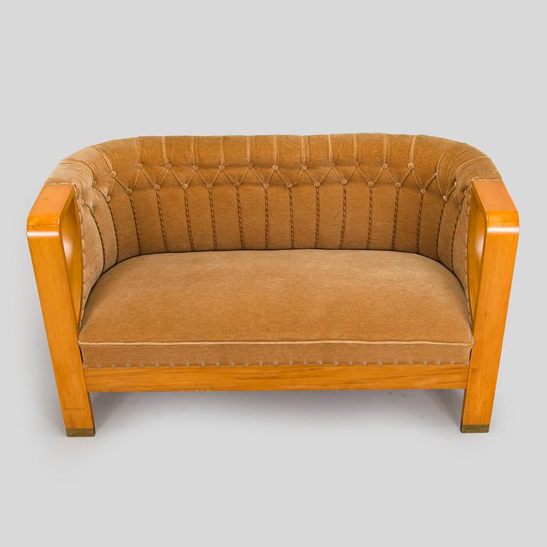 Adolf Koskinen, sofa, manufactured by Elias Hollo Puunjalostustehdas, Finland, 1920s.