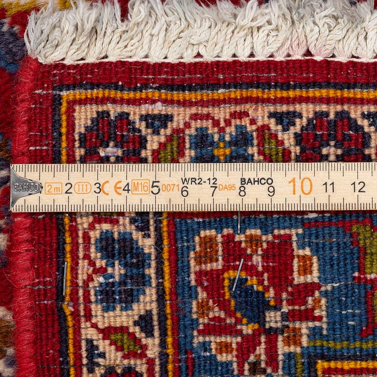 Matta, Keshan, ca 420 x 282 cm.