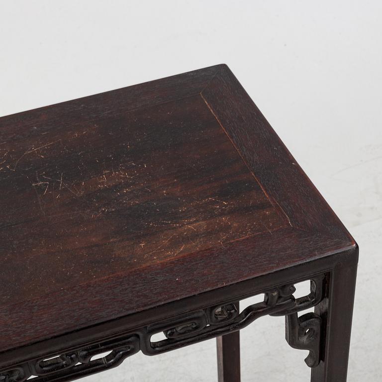 An altar table, late Qing dynasty/early 20th Century.