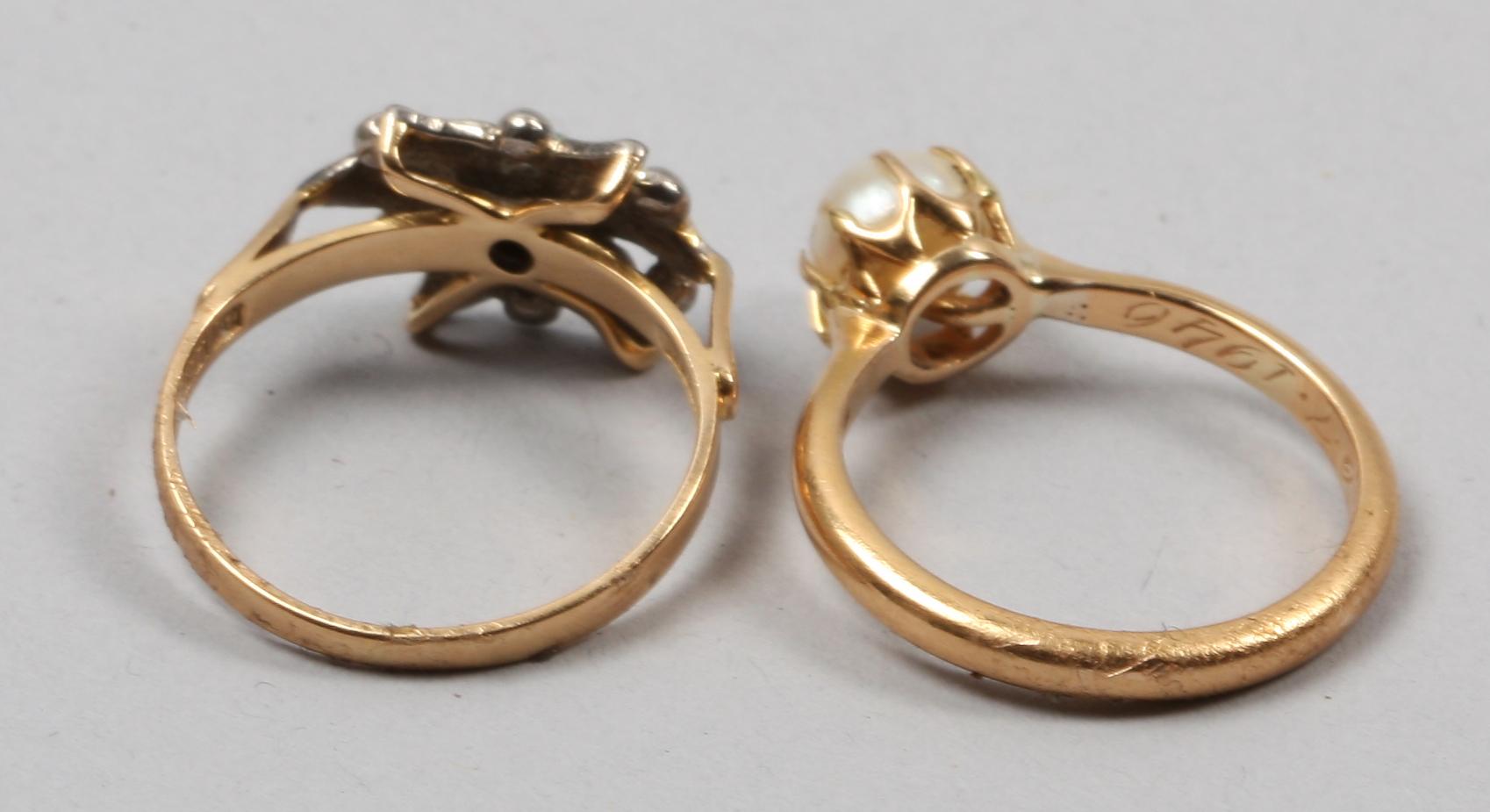 RINGAR, 2 st, 18K guld. Bl a Stigbert.