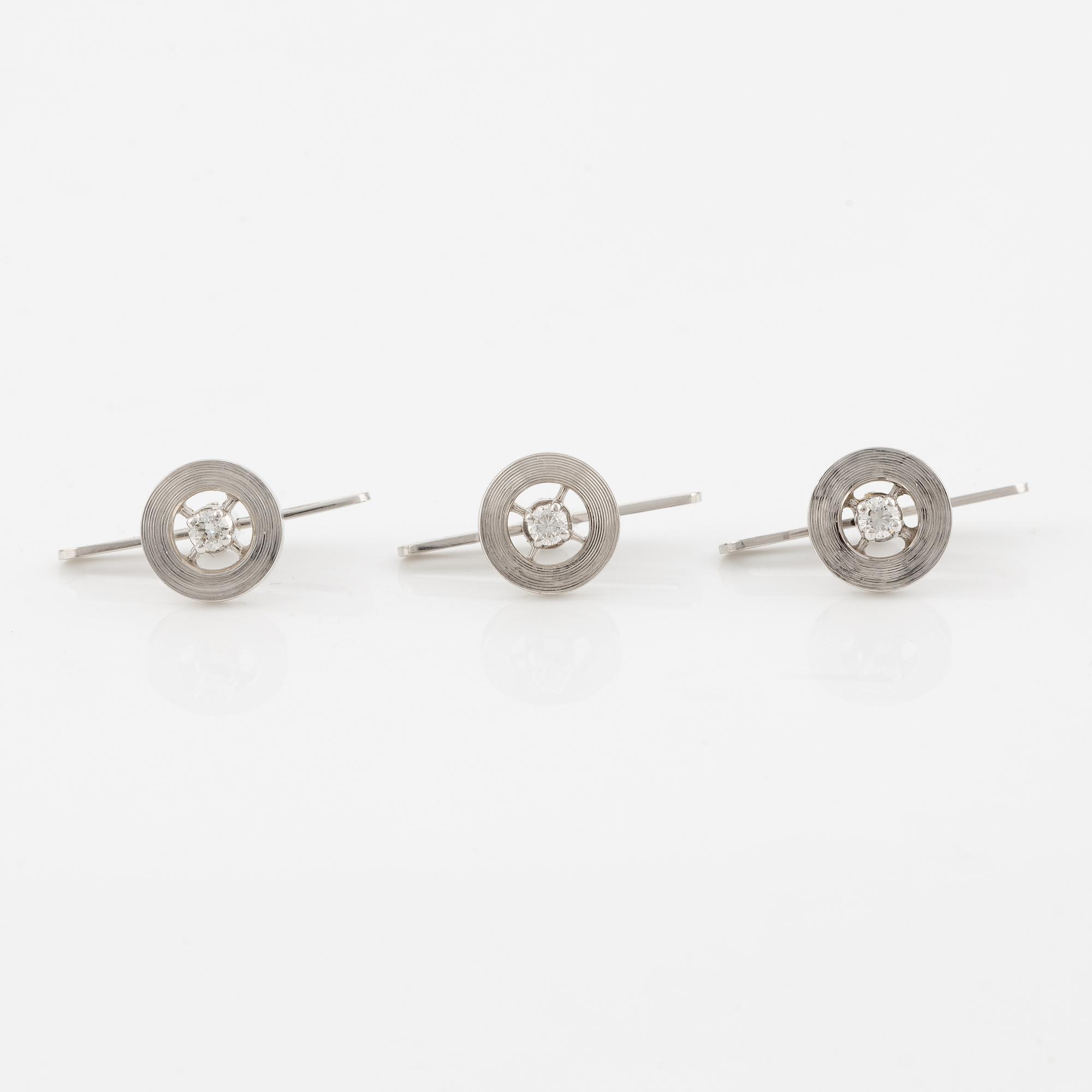 Skjortknappar, 3 st, C.F Carlman, 18K vitguld med briljantslipade diamanter.