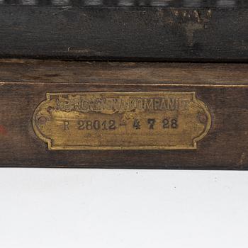 Nordiska Kompaniet, spegel med taburett, "Harding", 1920-tal.