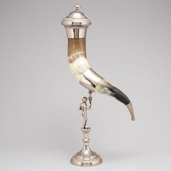 A drinking horn from around 1900.