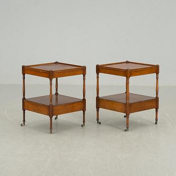 SÄNGBORD/SIDOBORD, ett par, 1900-talets senare del.