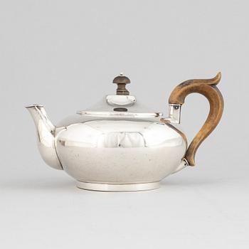 A Swedish 19th century silver coffee-pot, mark of F & W Zethelius, Stockholm 1846.