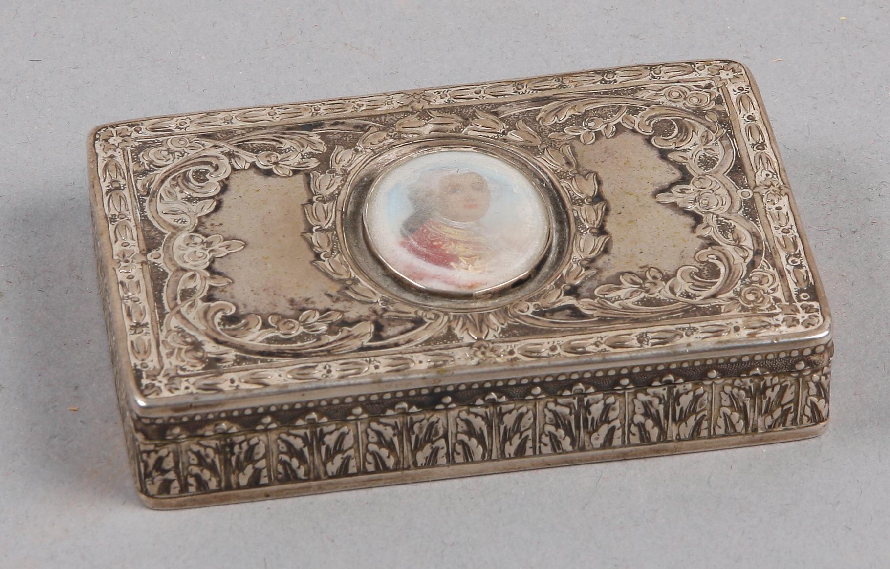 DOSA, silver, Louis XVI-stil, Frankrike, omkring 1900, senare svenska importstämplar.