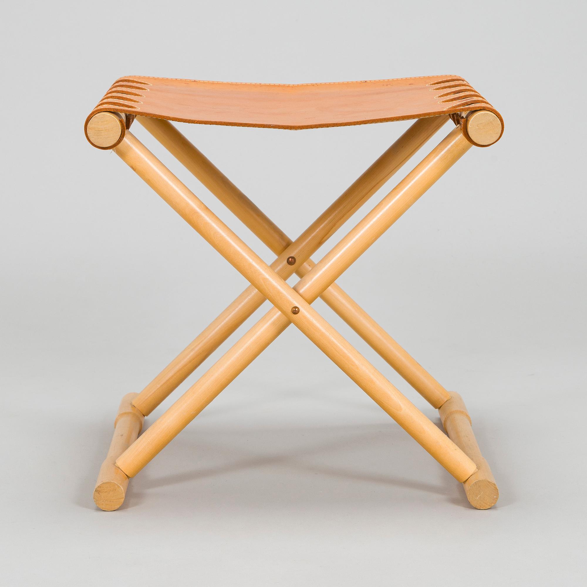 Maija Heikinheimo, A 1960s/70s century wooden stool 'Camping chair A'. Norrmark handicraft.