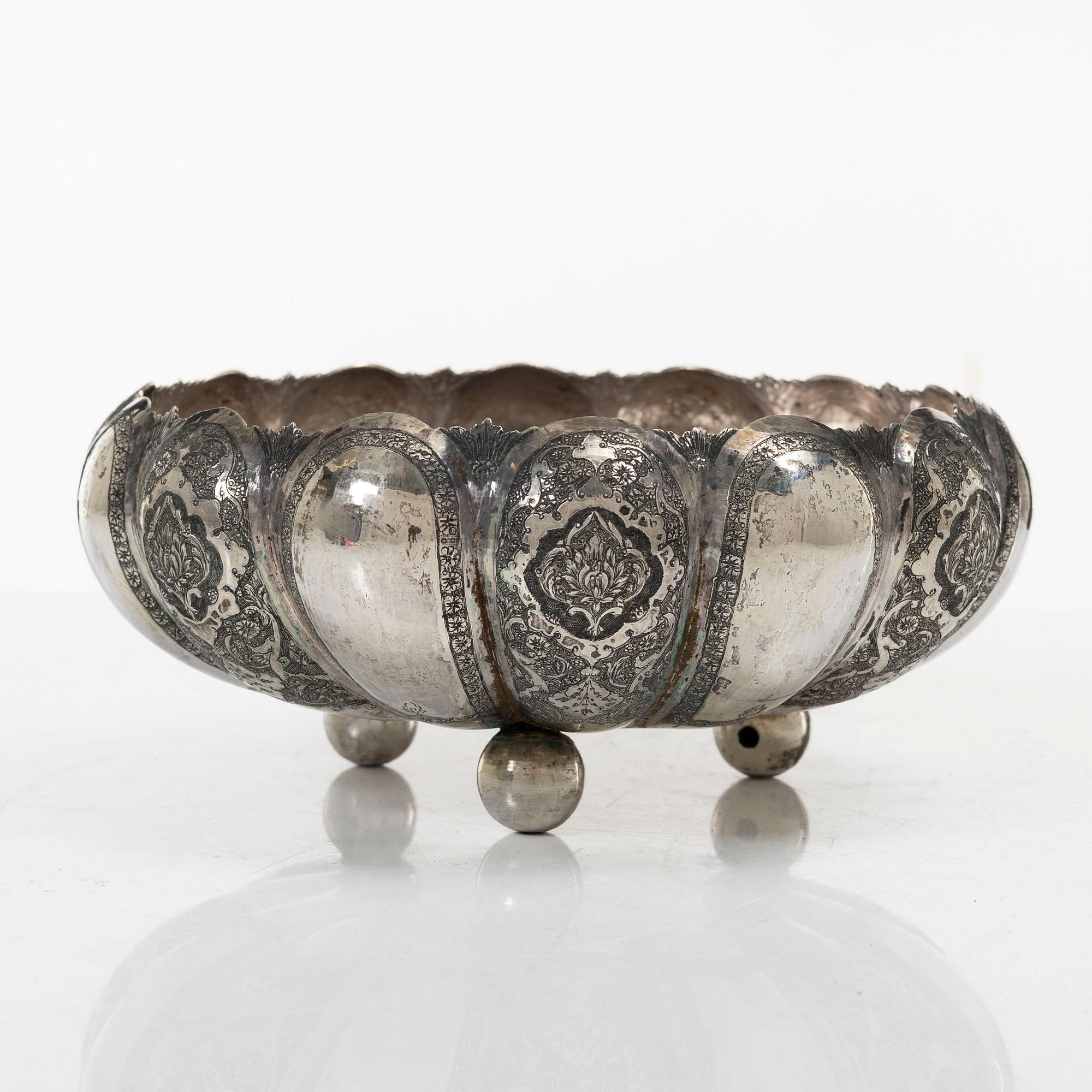 Skål, silver, Persien (Iran), 1900-tal.