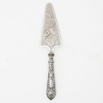 A French silver cake server, mark of Edouard Ernie, Paris after 1882.