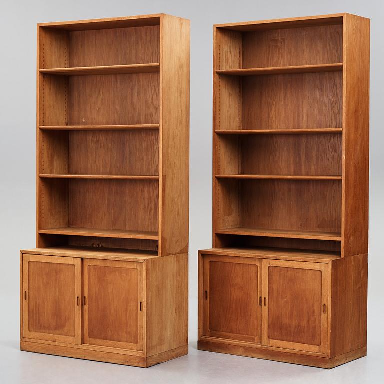 HANS J WEGNER & BØRGE MOGENSEN, bokhyllor 1 par, Johannes Hansen, Danmark, 1940-tal.