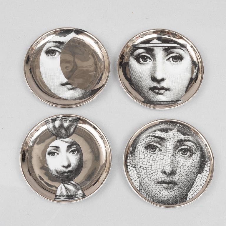 Fornasetti, coasters, 4 st, porslin, "Tema e Variazioni", Italien.