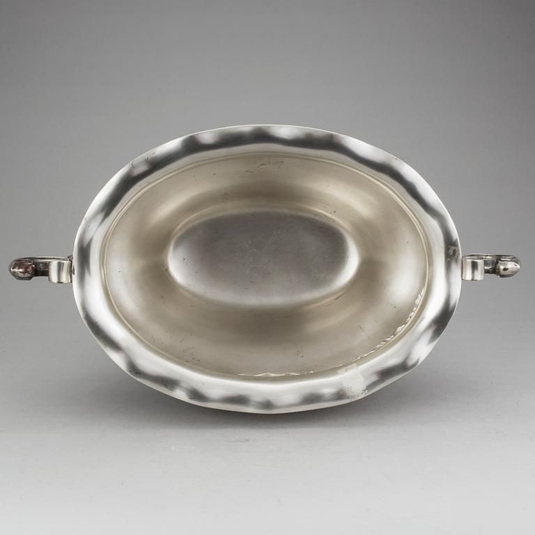 PRAKTSKÅL, CG Hallberg, Stockholm, 1920. Vikt 2100 g.