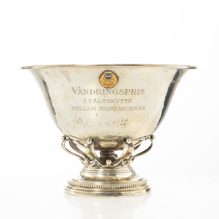 A Hildebrand, skål på fot, silver, Gävle 1923.