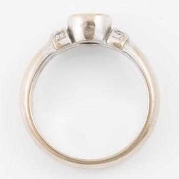 Ring, 18K white gold set with brilliant-cut diamonds.