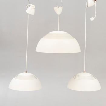 Arne Jacobsen, taklampor, 3 st, "AJ Royal Pendel", Louis Poulsen, Danmark.