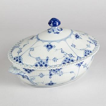 A 'Blue Fluted Full Lace' / 'Musselmalet' porcelain tureen with cover, Royal Copenhagen, model 1129, 1963.