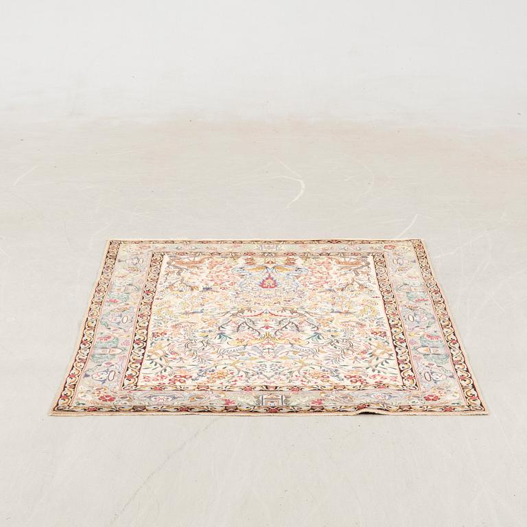 Isfahan rug, figural semi-antique, approx. 163x112 cm.