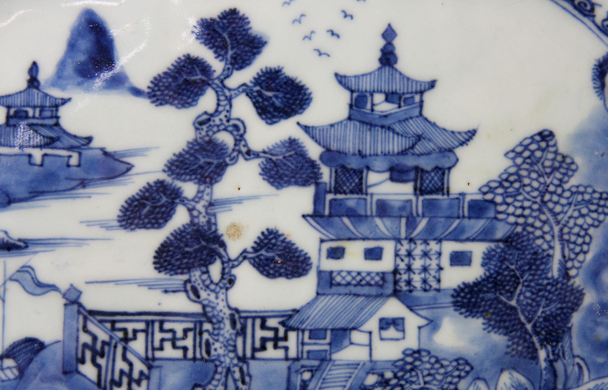 STEKFAT, porslin, Kina, Qianlong 1700-tal.