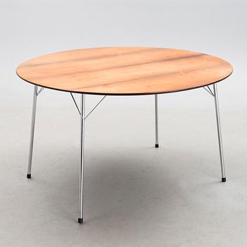 A 1966 '3600' dining table for Fritz Hansen, Denmark.