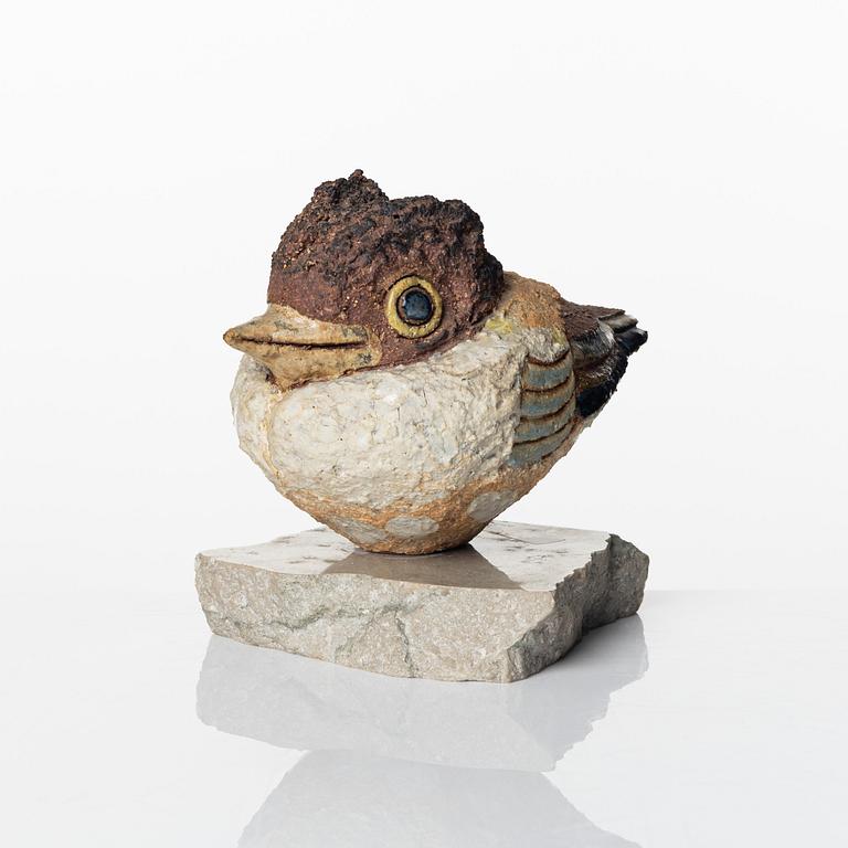 Tyra Lundgren, a stoneware sculpture of a bird, 1960-70s.