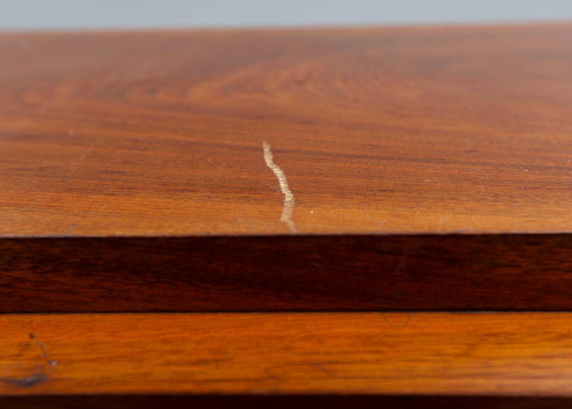 CHIFFONJÉ, 1800-talets andra hälft.