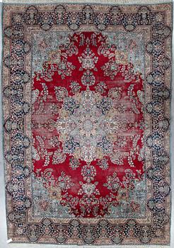 MATTA, old/semiantik Kirman ca 421x292 cm.