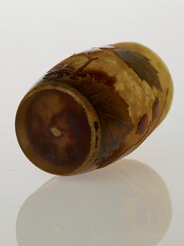 A Daum Art Nouveau glass vase, Nancy, France.