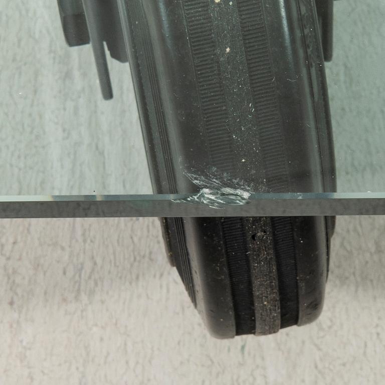 Gae Aulenti, coffee table, "Tavolo con Ruote", Fontana Arte, Italy, late 20th/early 21st century.