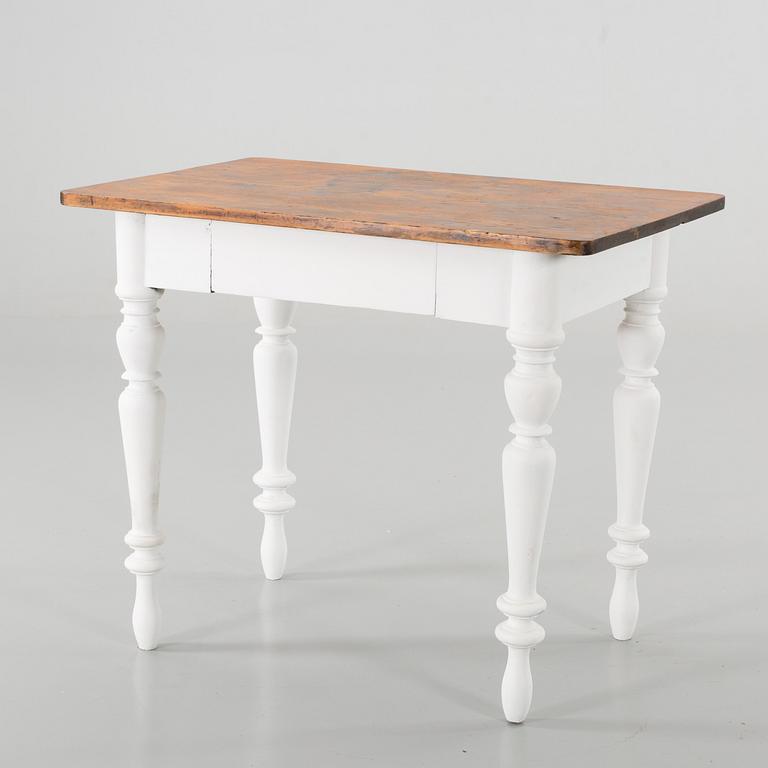 An early 1900' kitchen table.